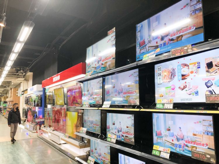LCD电视面板涨声持续。李建梁摄（数据照）