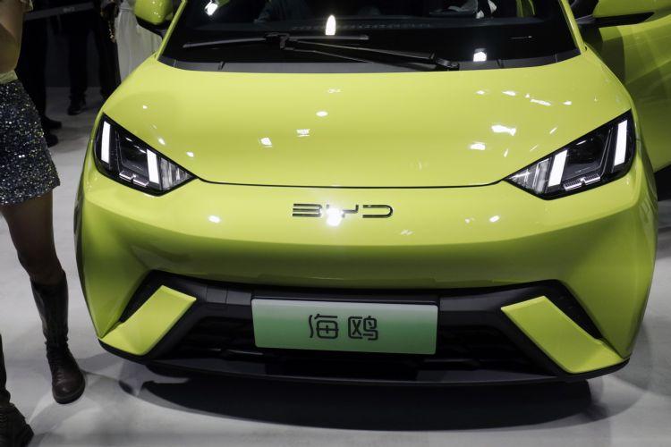 汽车谘询业者Inovev数据显示，由2023年初迄今，在欧洲市场销售的电动车中，已有8%是来自国内品牌业者。彭博