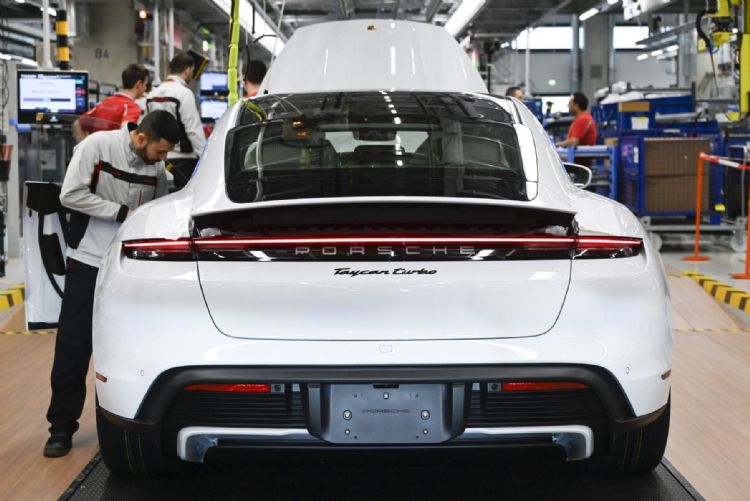 保时捷揭PPE电动车新平台 2024年推Macan EV