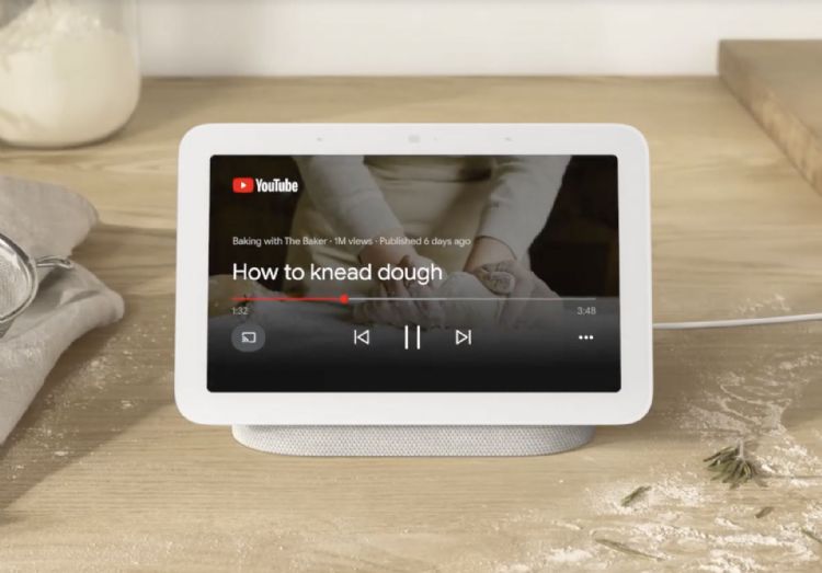 彭博指出苹果将推出智能家庭屏幕产品，当作中控中心。图为Google Nest Hub。Google