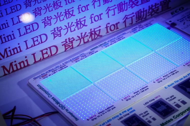 2022年受到疫情影响导致消费性电子产品出货下滑，冲击Mini LED背光出货。李建梁摄