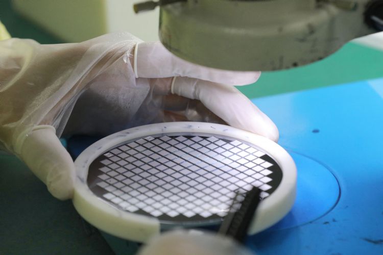 三星规划到2030年，将整个封装工厂转换为无人工厂。法新社