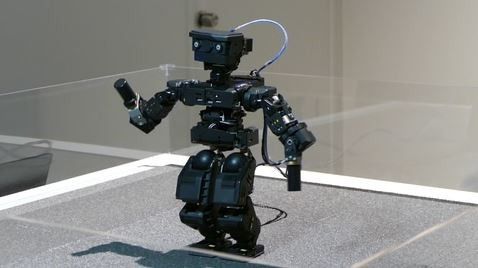 结合CIS与AI新技术，Sony双手双足机器人EVAL-03正研拟加入游戏机为主的娱乐事业。图为EVAL-03。Sony
