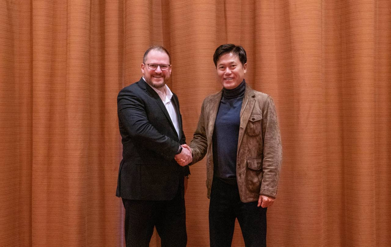 SK海力士副会长朴正浩与高通CEO举行会谈， 探讨加强半导体业务合作