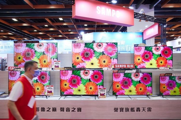 宁波爆出疫情，对面板供应链影响还不如减产来得大。李建梁摄