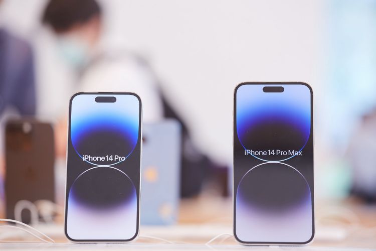 苹果正致力缩小iPhone手机显示器边框。李建梁摄
