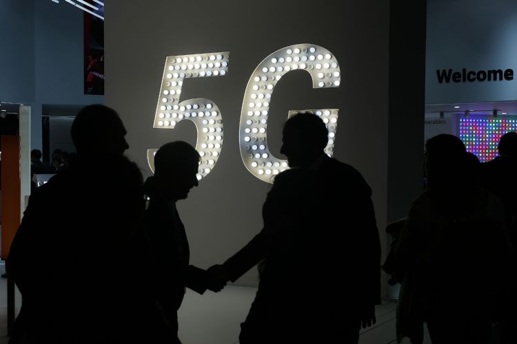 韩三大运营商弃28GHz 改追3.7~4.0GHz金鸡母