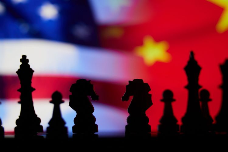 拜登政府对国内投资限制拟议新规则在被禁止的投资，和仅需要通报的投资间缺乏明确划分，预期还会有很多相关厘清工作要做。法新社