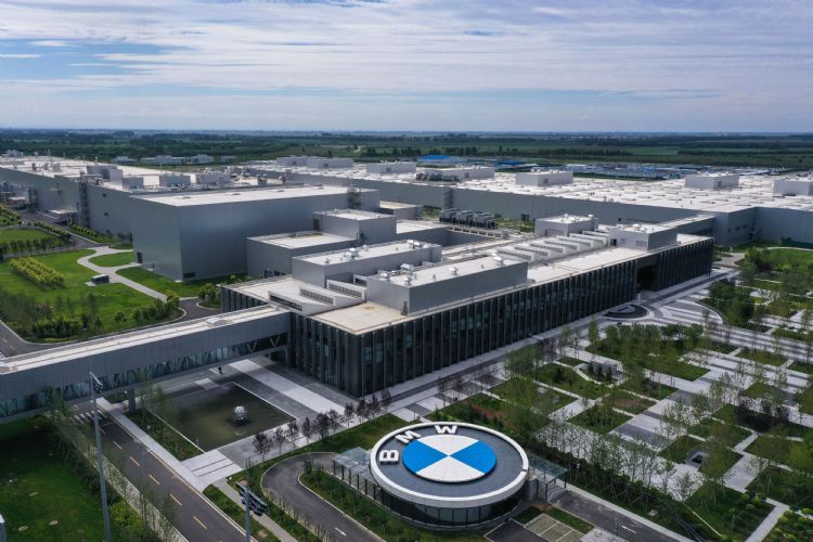 BMW将再投资人民币百亿元，扩建沈阳高压电池生产中心。法新社
