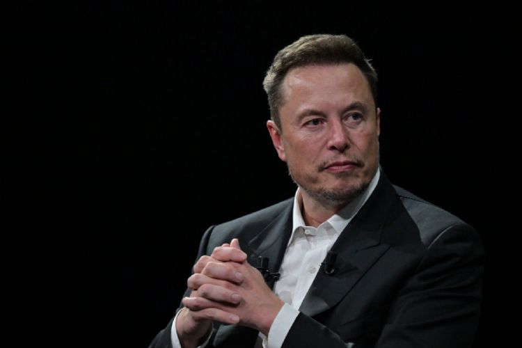 Elon Musk称，Twitter的阅读则数上限是为了阻挡「极端数量数据抓取系统的操纵」，外界认为就是在防AI模型。法新社