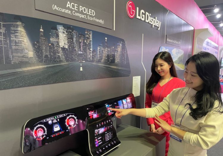 LGD将加速转向发展大尺寸、中小尺寸等OLED事业。LGD