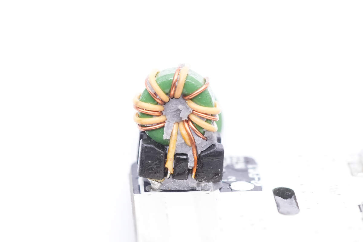 拆解报告：钜海65W 2C1A氮化镓充电器G653A-充电头网