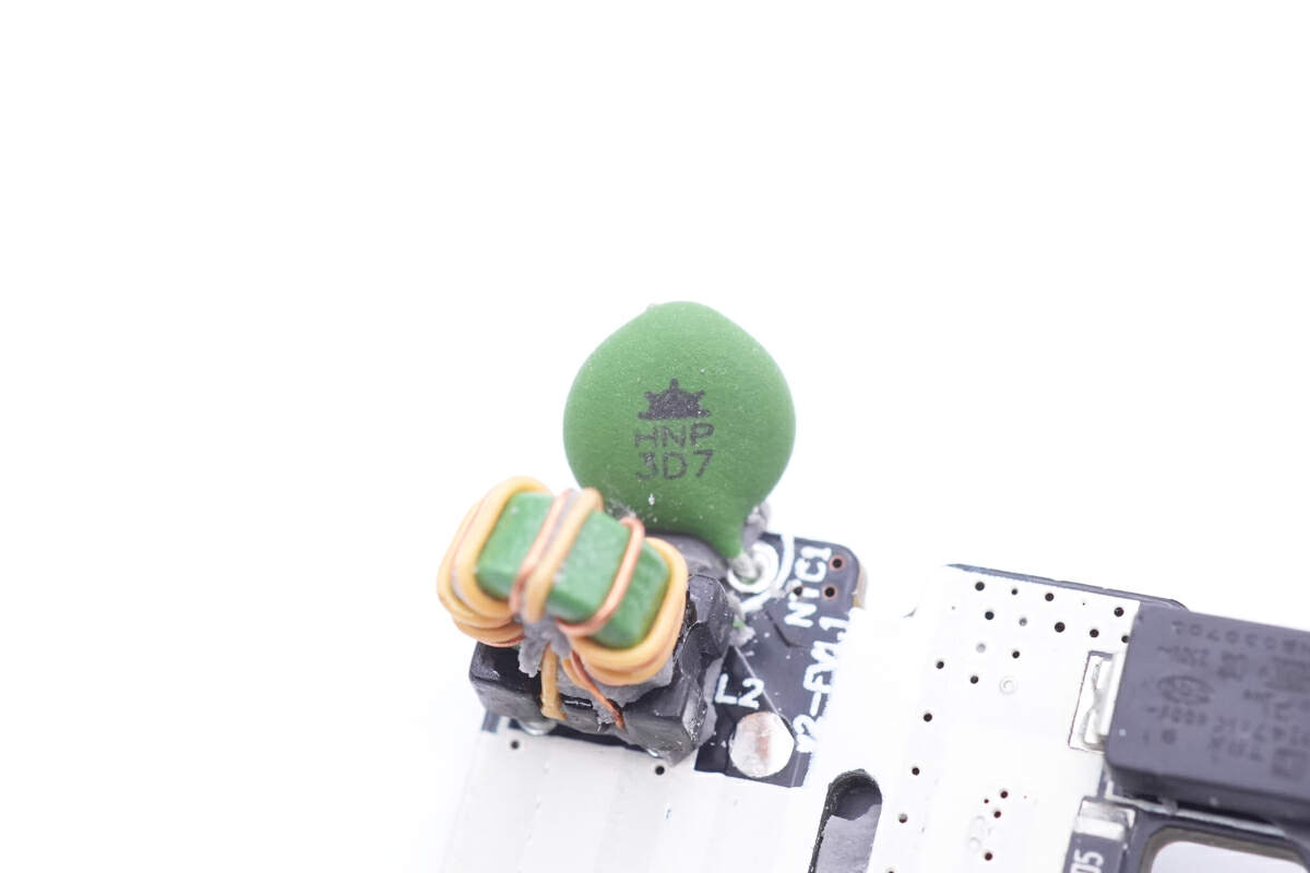 拆解报告：钜海65W 2C1A氮化镓充电器G653A-充电头网