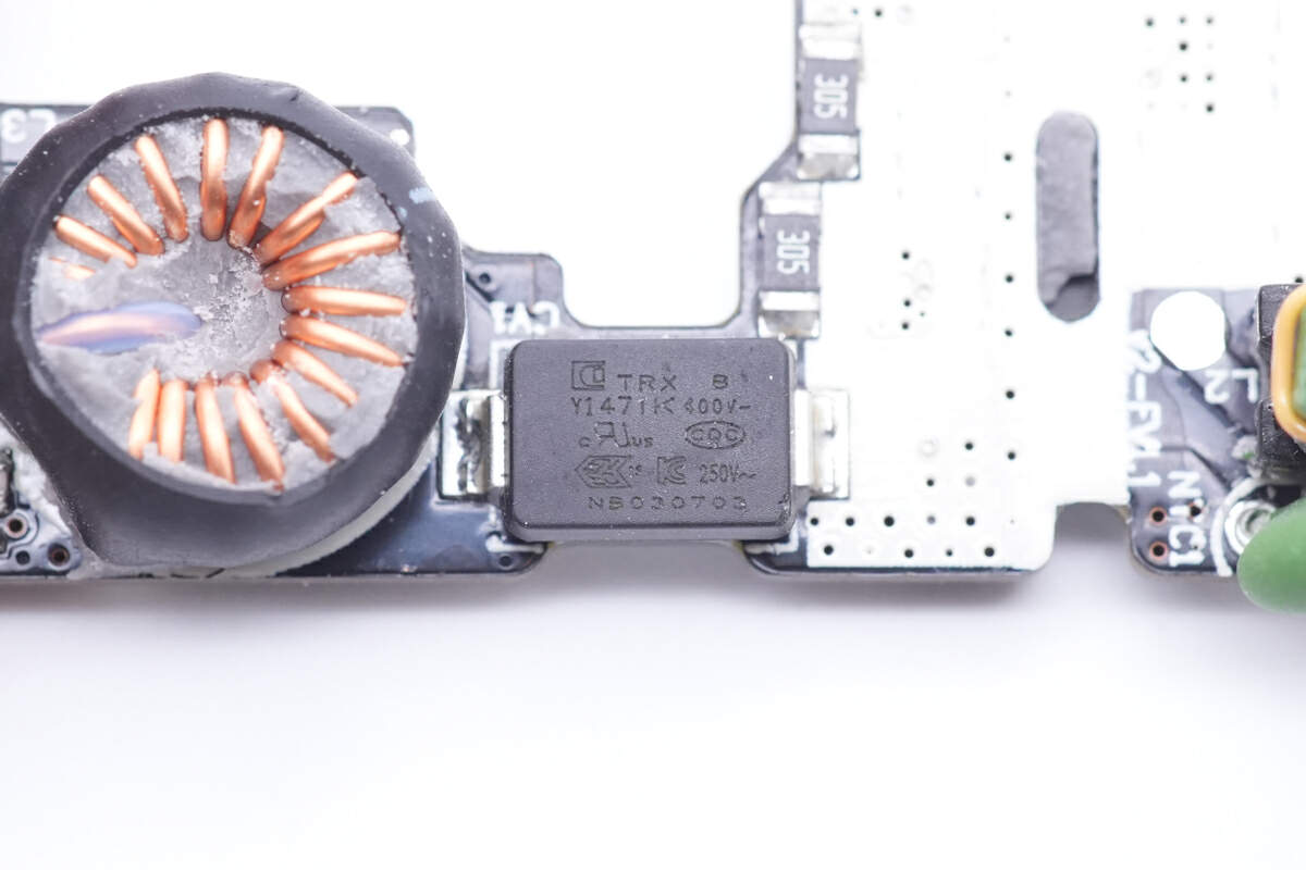 拆解报告：钜海65W 2C1A氮化镓充电器G653A-充电头网