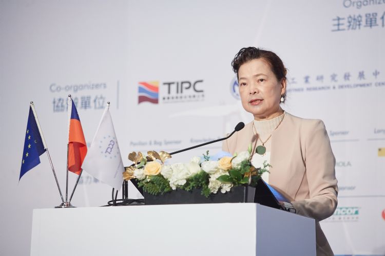 经济部长王美花指出，台湾应加强巩固关键产业优势，持续深化国际链结。李建梁摄