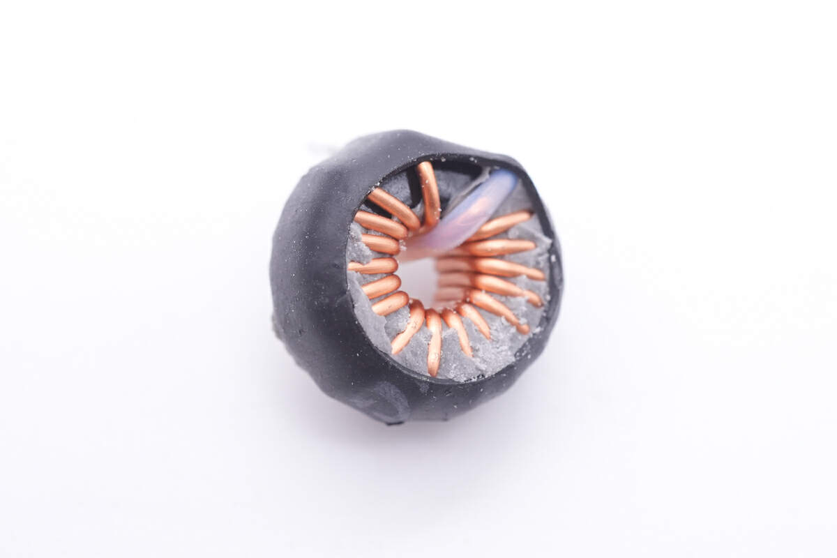 拆解报告：钜海65W 2C1A氮化镓充电器G653A-充电头网