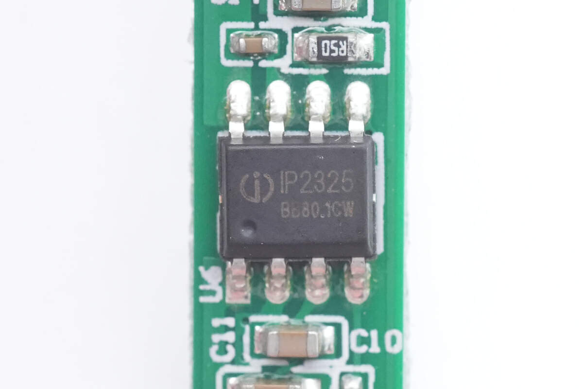 英集芯IP2325获索尼相机电池绿巨能FZ100采用-充电头网
