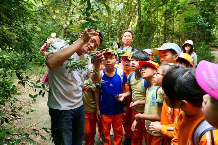 元太以移动支持环境信息协会，关怀复育栖地、实践生物多样性承诺。环资协会