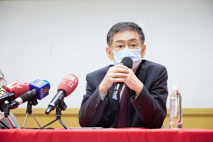 智能手机购买力衰竭，大立光2023年上半营收衰退13%，但仍看好下半年旺季带来的正面影响。图为大立光董事长林恩平。李建梁摄