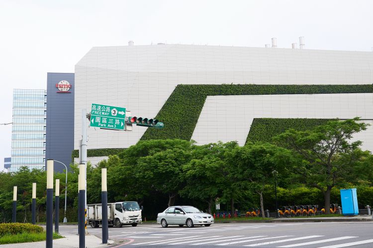 景气寒流何时结束难料，多家半导体大厂想方设法也要撙节成本过冬，部分业者更是顺势展开体质换血。DIGITIMES摄