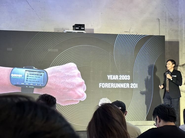 Garmin于17日举行Forerunner 20周年记者会，表示2023全年仍维持正成长，新兴市场扮重要引擎。康琼之摄