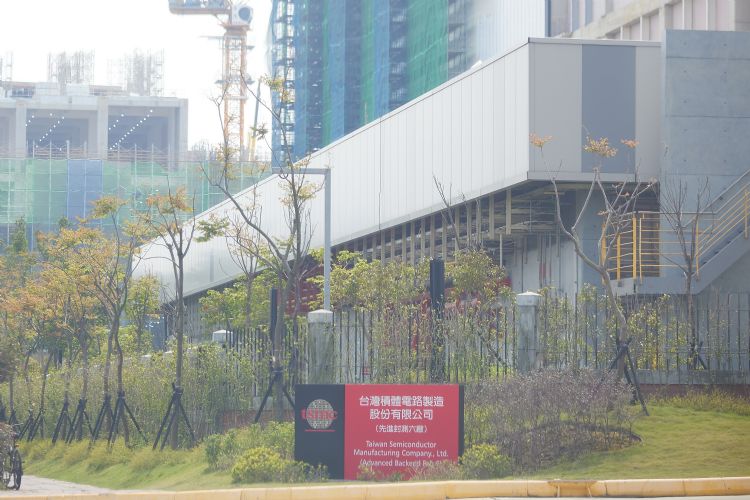 6月进入新机拉货旺季的最大客户苹果，台积电对其成长表现寄予厚望。李建梁摄
