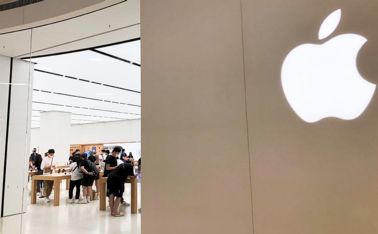 苹果传说中的AR/VR头戴式装置，将具备虹膜扫描功能，用于系统登录和支付。