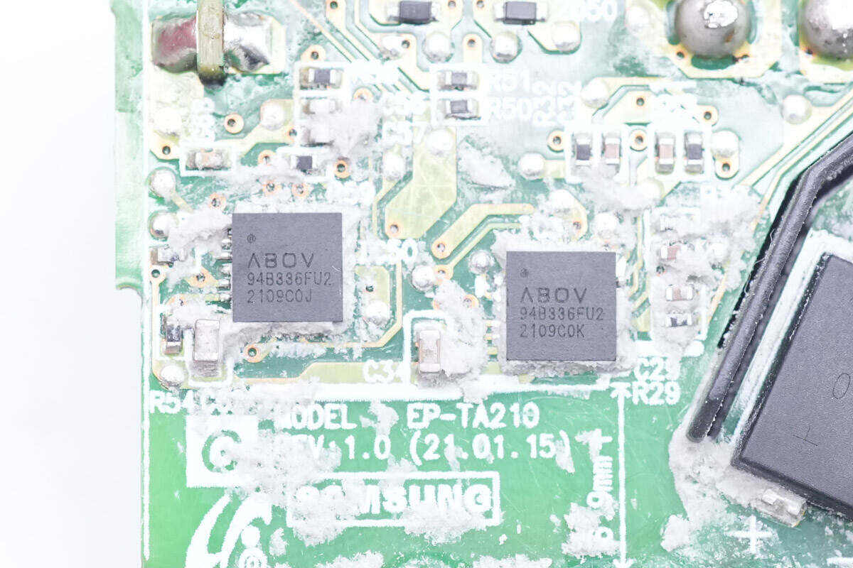 ABOV推出A94B336协议芯片，兼容多种协议和支持双口充电器应用-充电头网