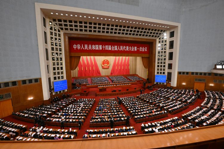 国内两会：车用芯片自主计划持续 换电站、自驾车测试也是挑战
