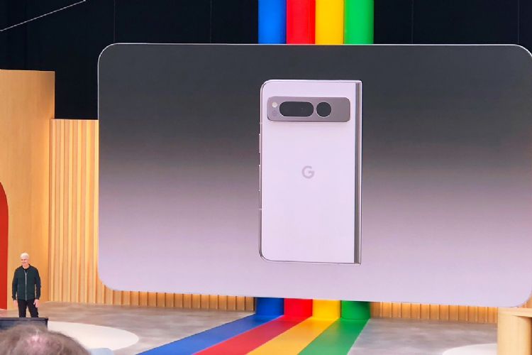 2023年手机市场热闹非凡，如Google推出首款折叠机Pixel Fold。林佳楠摄