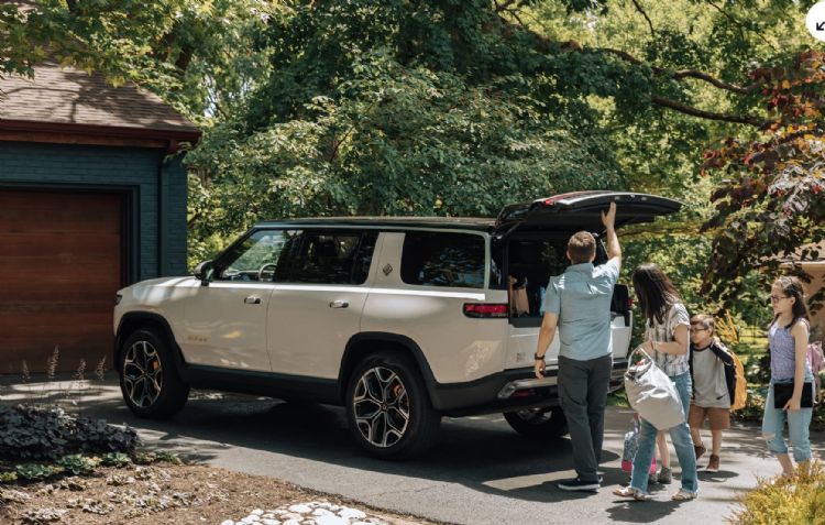 Rivian 1Q23亏损收敛 全年产量目标不变