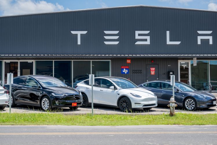 Tesla与宁德时代可望成LMFP最佳拍档。法新社