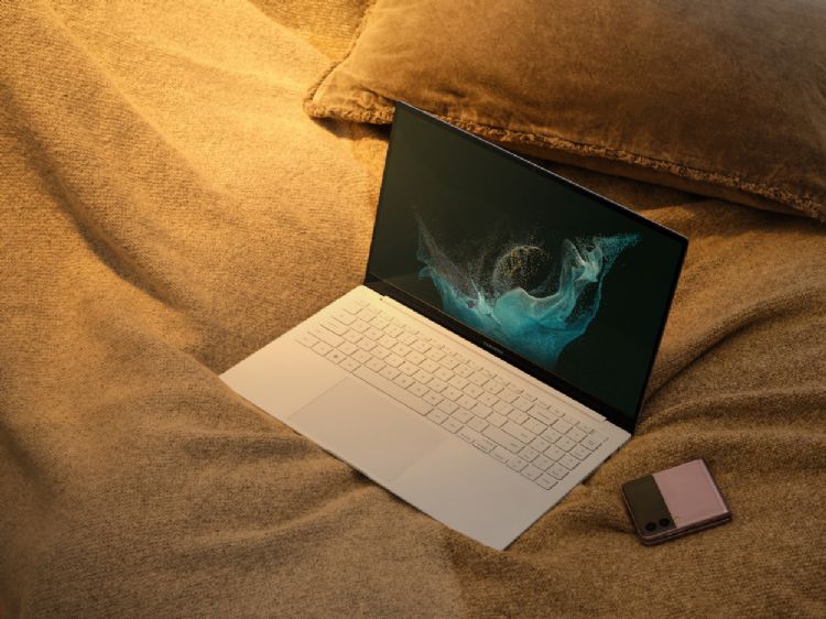三星Galaxy Book 3 罕见与手机同亮相 对决苹果生态系
