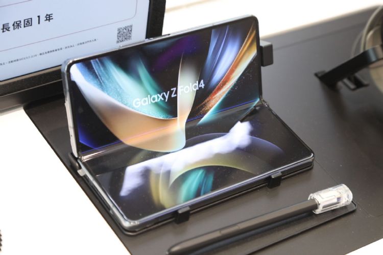 Galaxy Z Fold系列虽然已搭载触控笔功能，但尚无放置触控笔的空间。符世旻摄