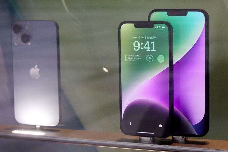 OLED屏幕存在烙印问题。图为iPhone销售照片。李建梁摄（数据照）