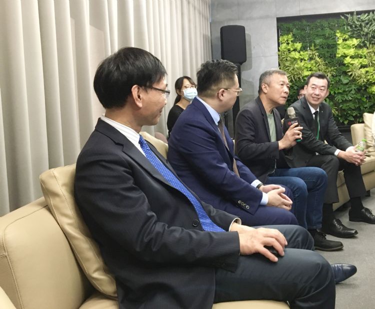 右起勤业众信资深执行副总林彦良、MIH联盟CEO郑显聪、TXOne NetworksCEO刘荣太、中华网安国际总经理洪进福。林佳楠摄
