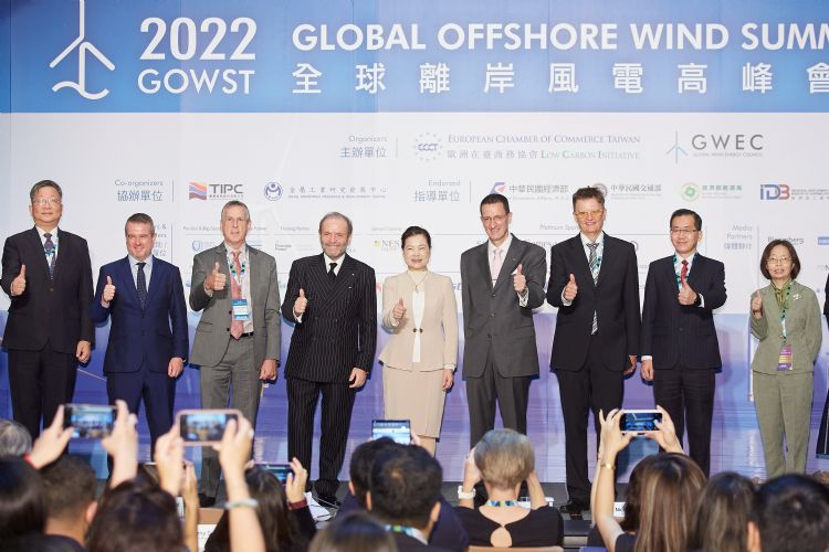 2022年外商申请来台投资达百亿美元，其中绿能和离岸风电的投资规模庞大。李建梁摄