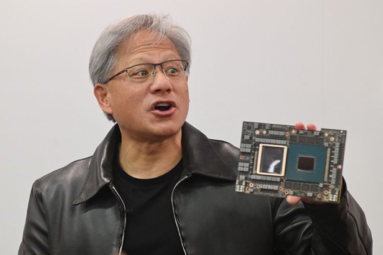 云端数据中心的AI浪潮焦点在高端AI GPU，NVIDIACEO黄仁勋曾表示，AI算力的主角不是CPU。法新社