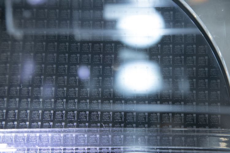 晶圆代工制程、应用降价不同调，IC设计获利空间短期仍承压。符世旻摄