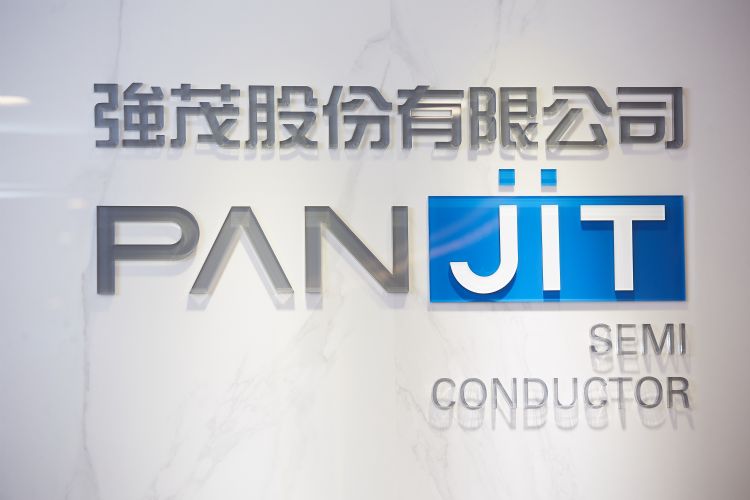 强茂等台系功率元件业者，积极透过策略联盟布局卡位商机。李建梁摄（数据照）