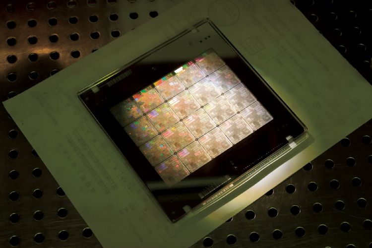 在GPU上运行的cuLitho，效能较当前的微影技术高出40倍。NVIDIA