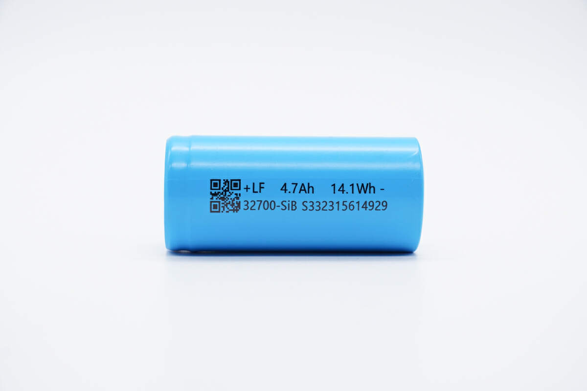 立方32700-S01 钠离子电芯：安全、稳定、高效的新能源选择-充电头网