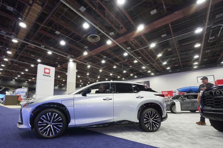 图为使用SiC功率半导体的丰田Lexus RZ车系。法新社