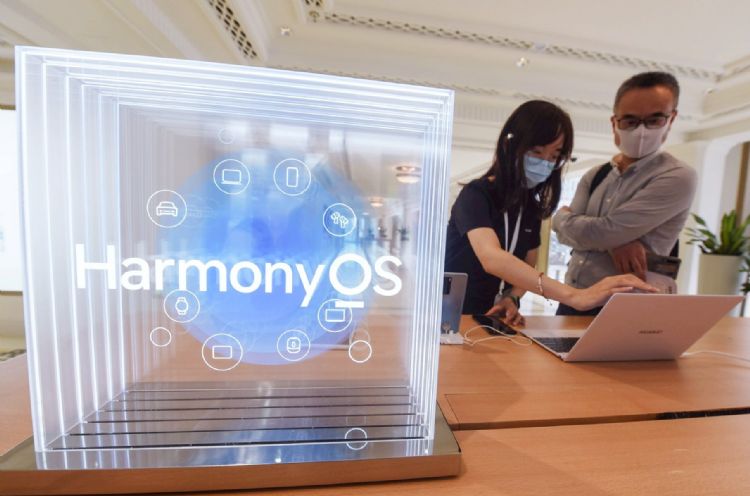 华为HarmonyOS发布迄今已3年，未来将与全球开发者共同建构「鸿蒙世界」。法新社