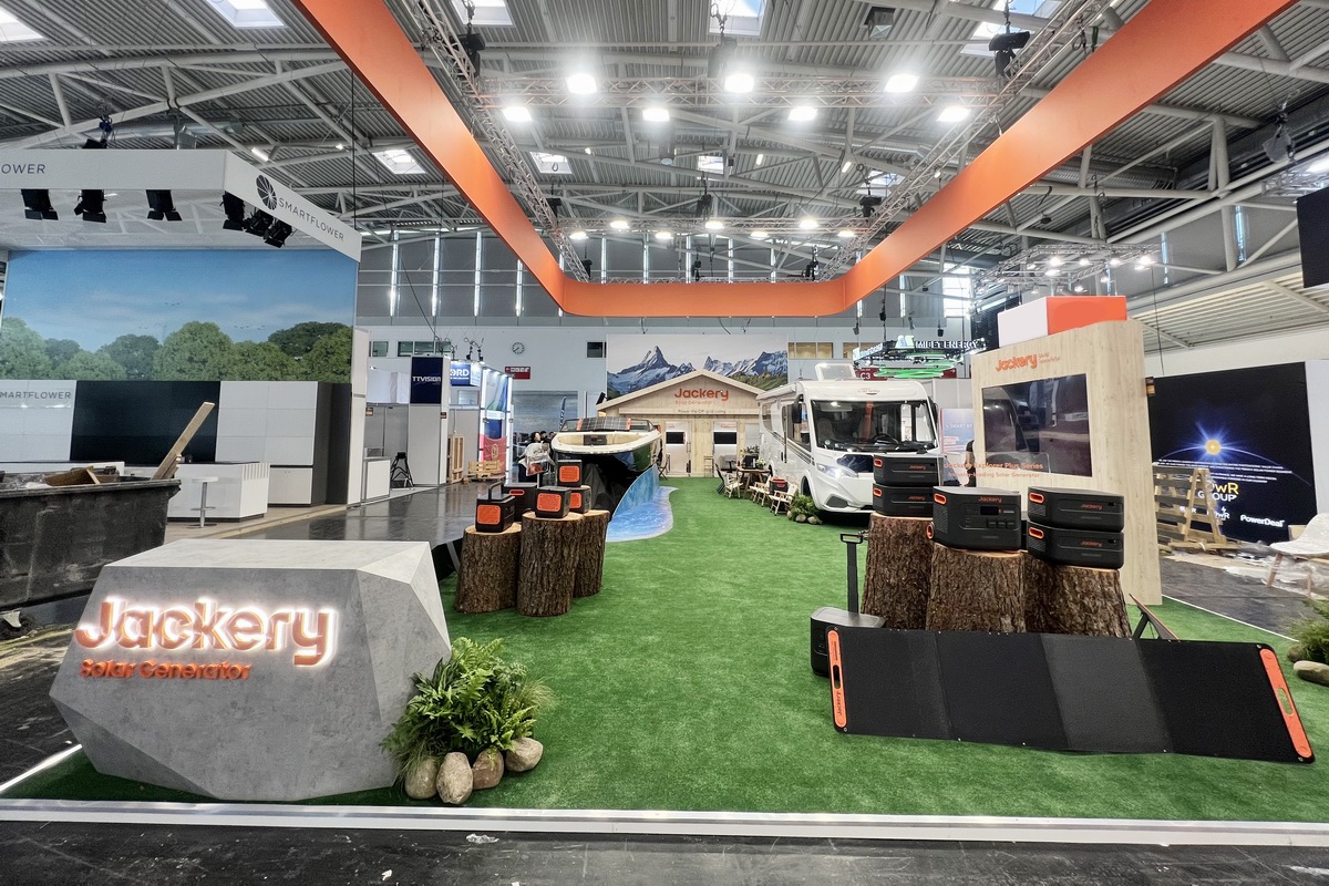 Jackery电小二携旗舰新品SG 2000 Plus亮相德国Intersolar Europe 2023