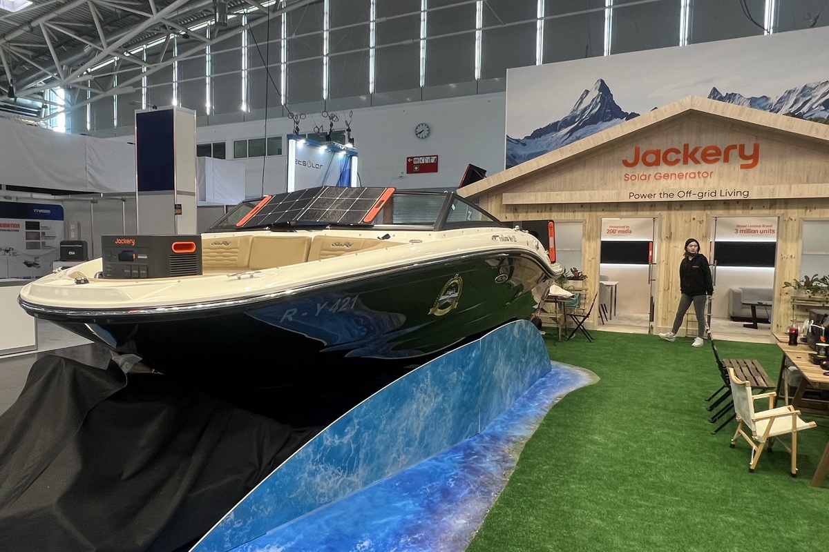 Jackery电小二携旗舰新品SG 2000 Plus亮相德国Intersolar Europe 2023-充电头网
