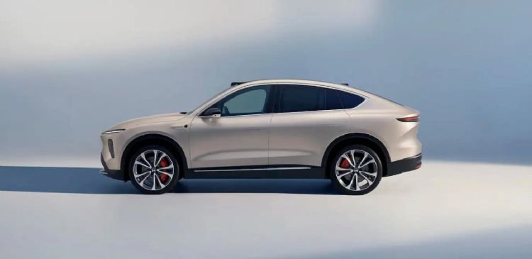 蔚来发布ES8和EC7电动SUV