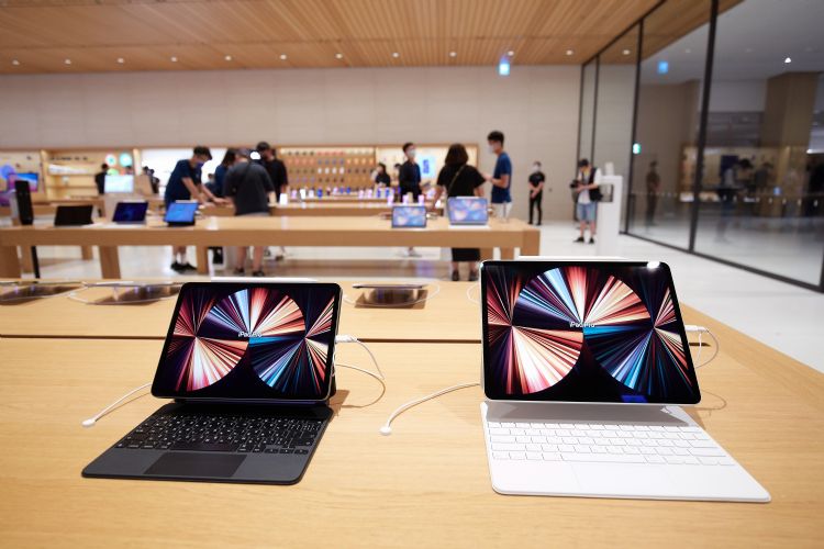 苹果iPad Pro改换OLED面板箭在弦上，供应链启动扩产布局，可望推动2024年换机潮发酵。李建梁摄（数据照）