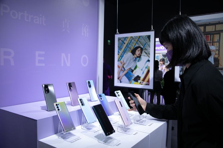 OPPO 13日在台发表新Reno 10系列手机。符世旻摄