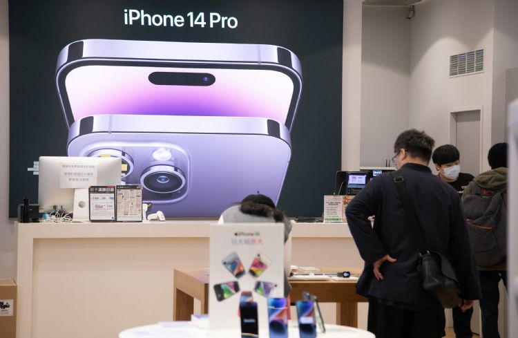 三星SDI若能打入iPhone 15市场，将有助于降低对三星电子依赖。符世旻摄（数据照）